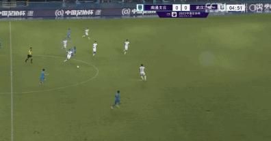 出差被两男同事玩到吹潮